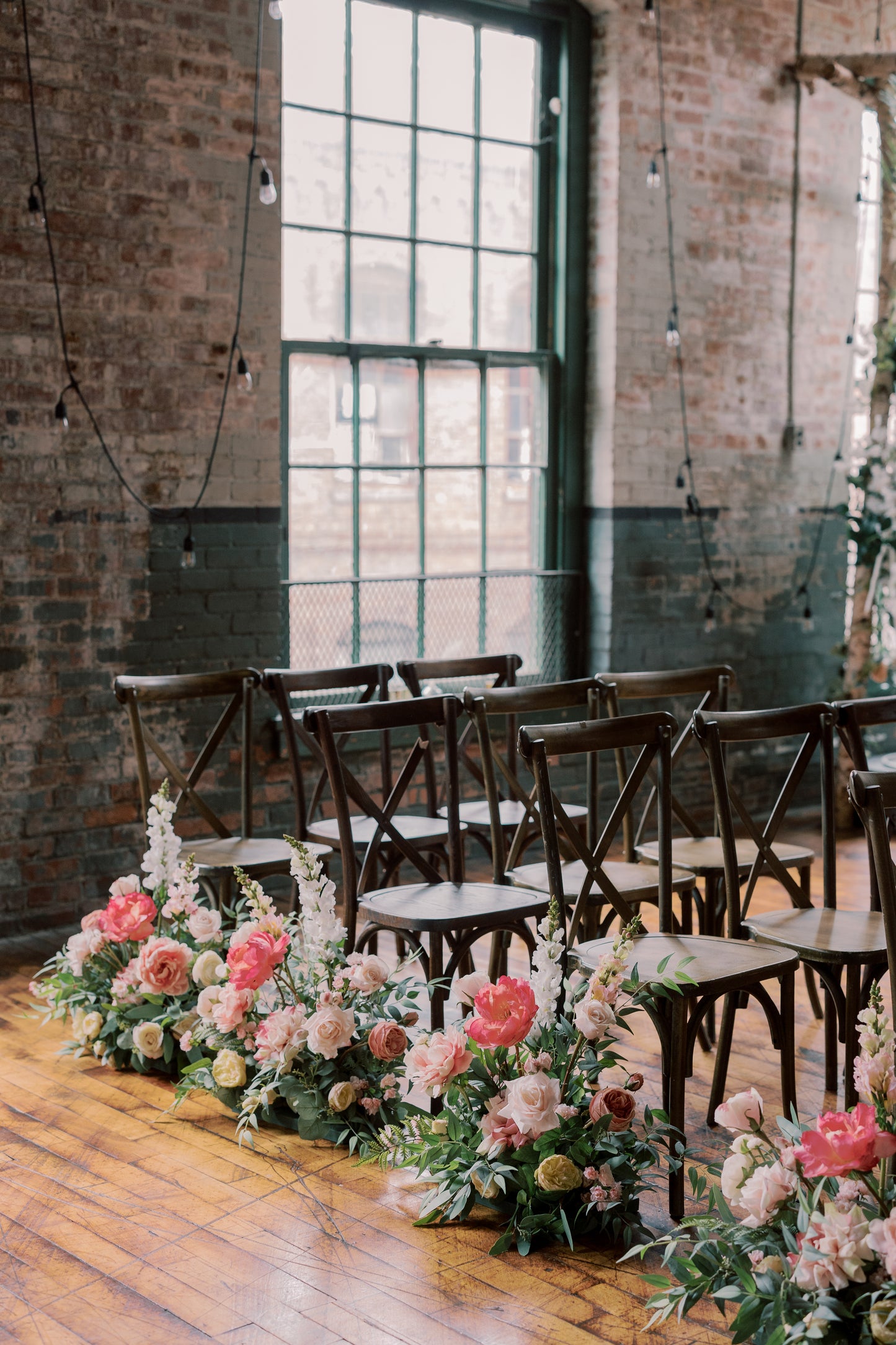 Pretty in Peony Aisle Flowers x 12