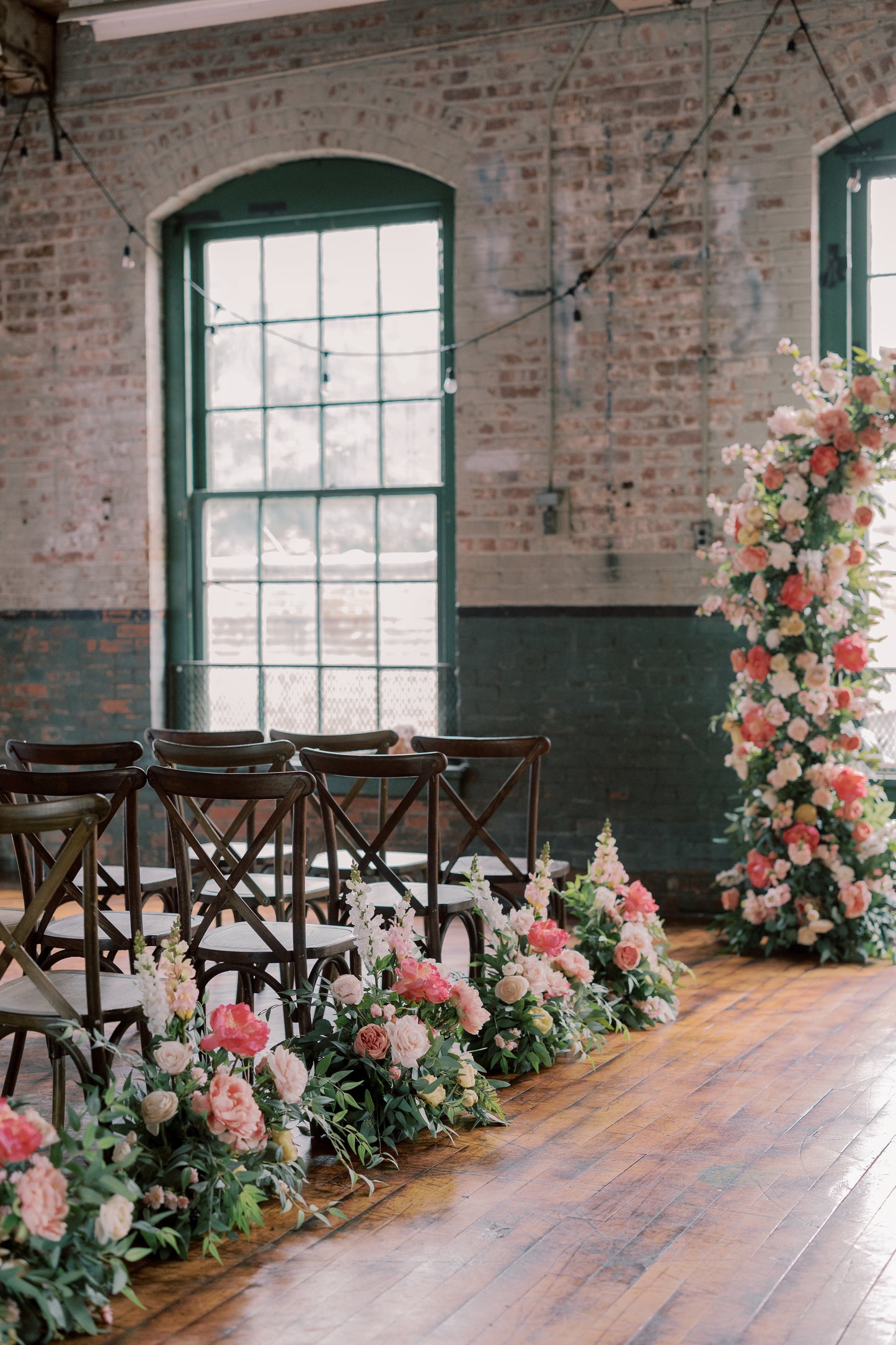 Pretty in Peony Aisle Flowers x 12