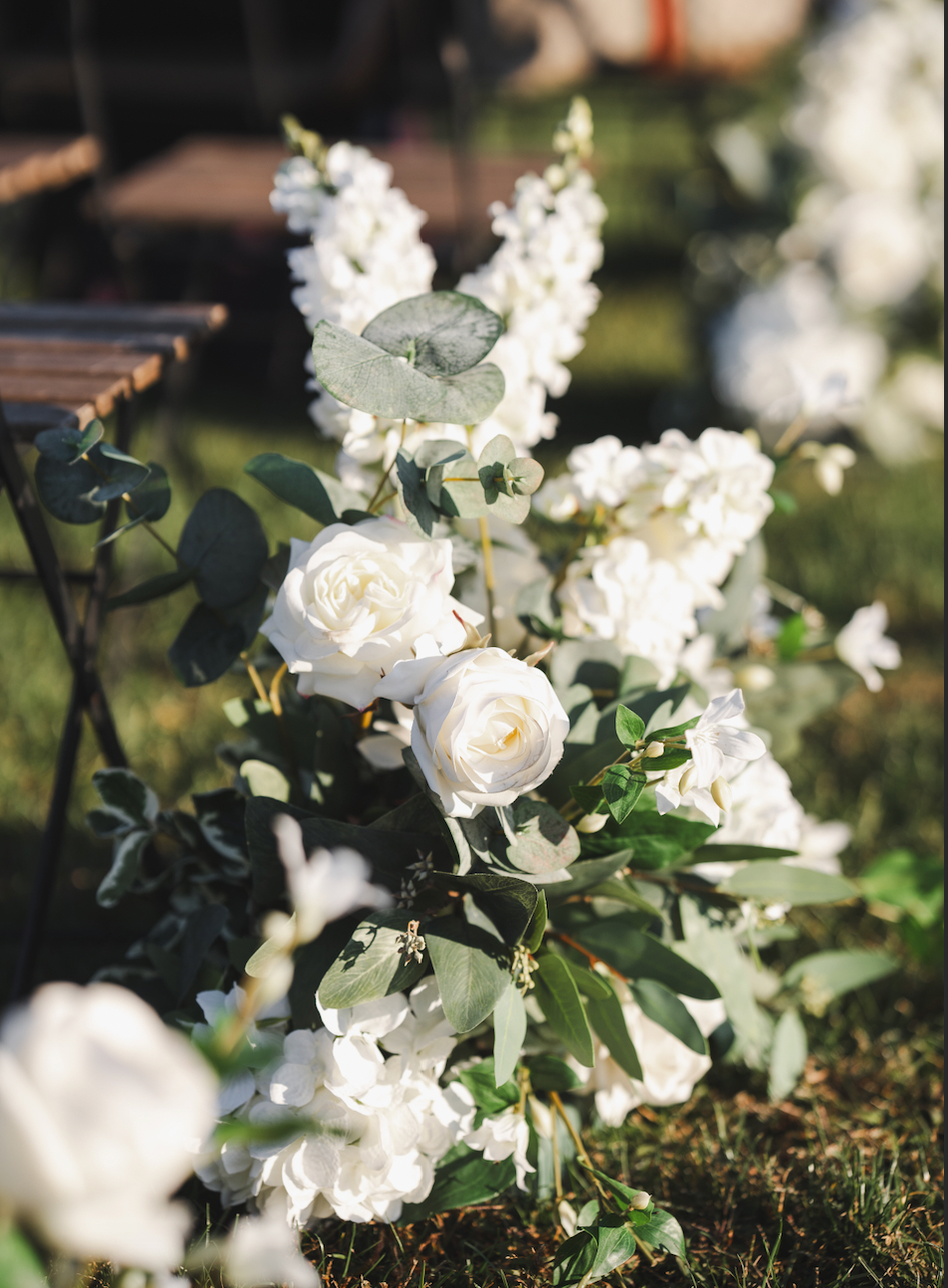 Garden Aisle Flowers x 12